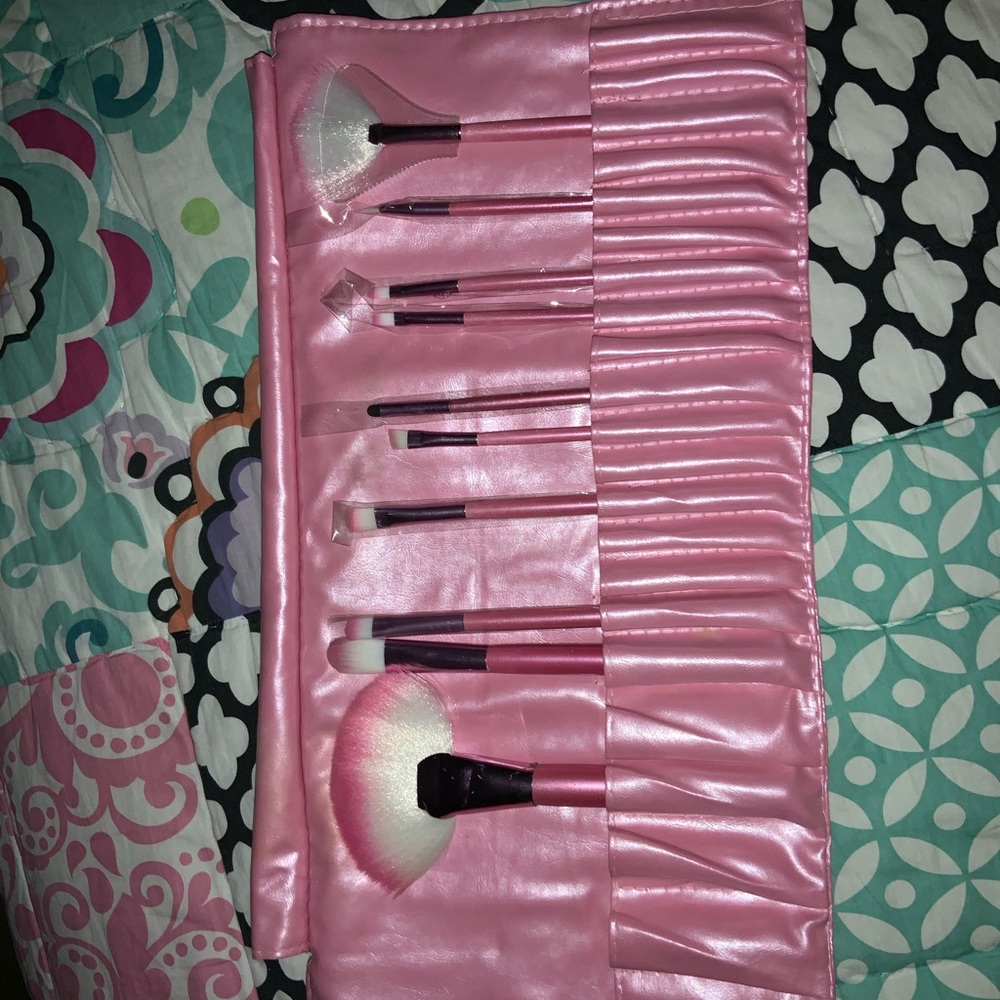 Beauty Bon 10 piece makeup brush set❤️